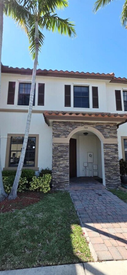 Photo - 544 SE 32nd Ave