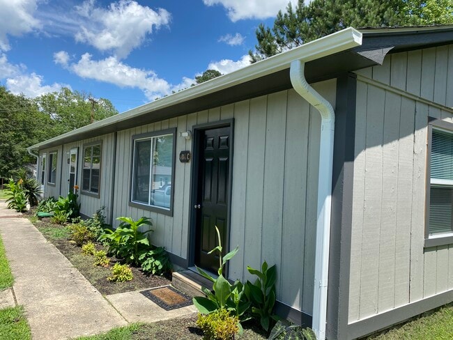 Photo - 101 McKellar Ct