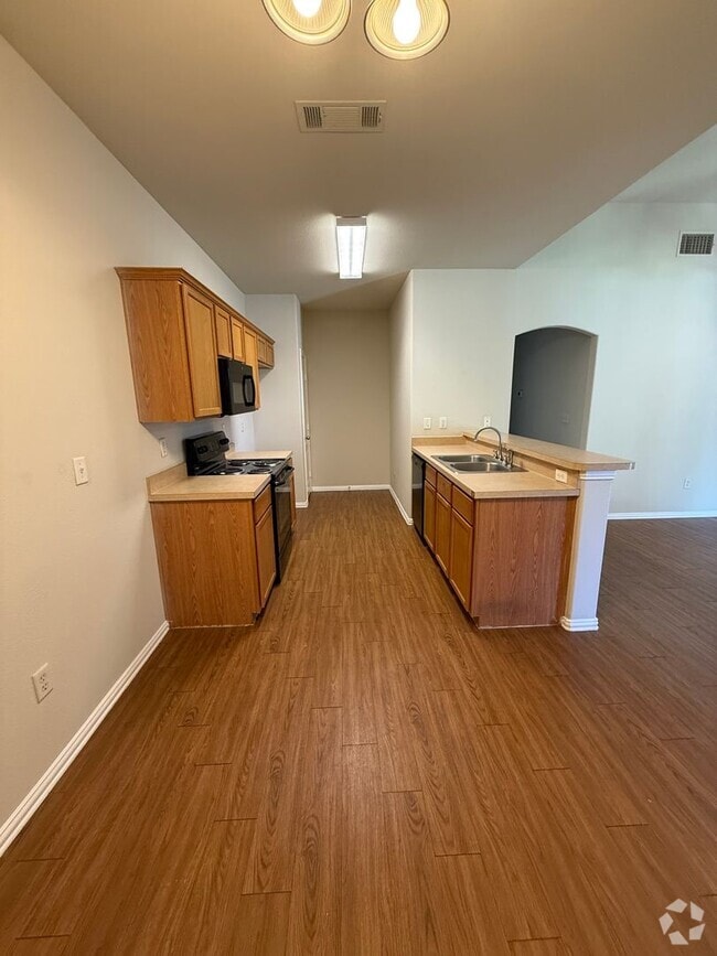 Building Photo - SYLVIA937-39 Unit 939 Rental