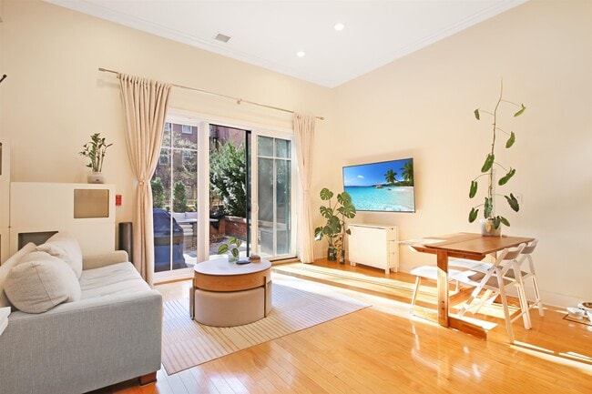 Photo - 61 Grand St Unit 1E