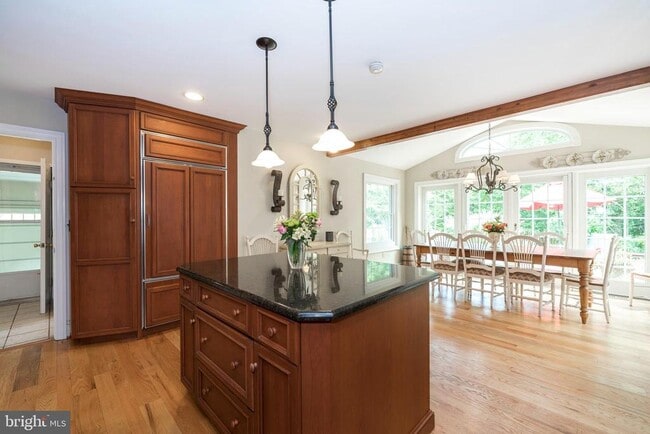 Photo - 2028 Appleton Rd