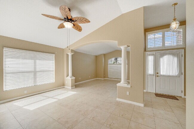 Photo - Spacious 3/2 with tranquil setting is wait...