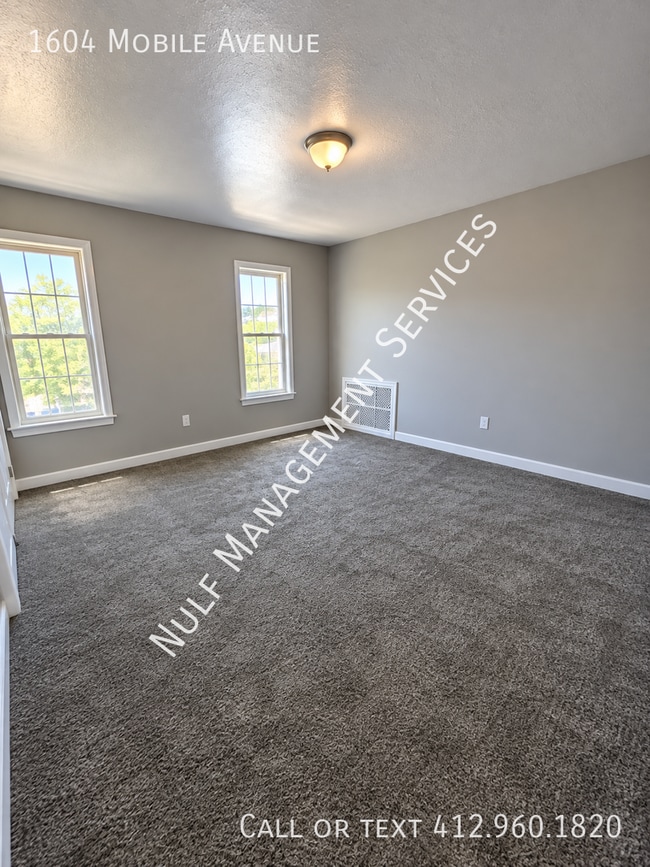 1604 Mobile Ave