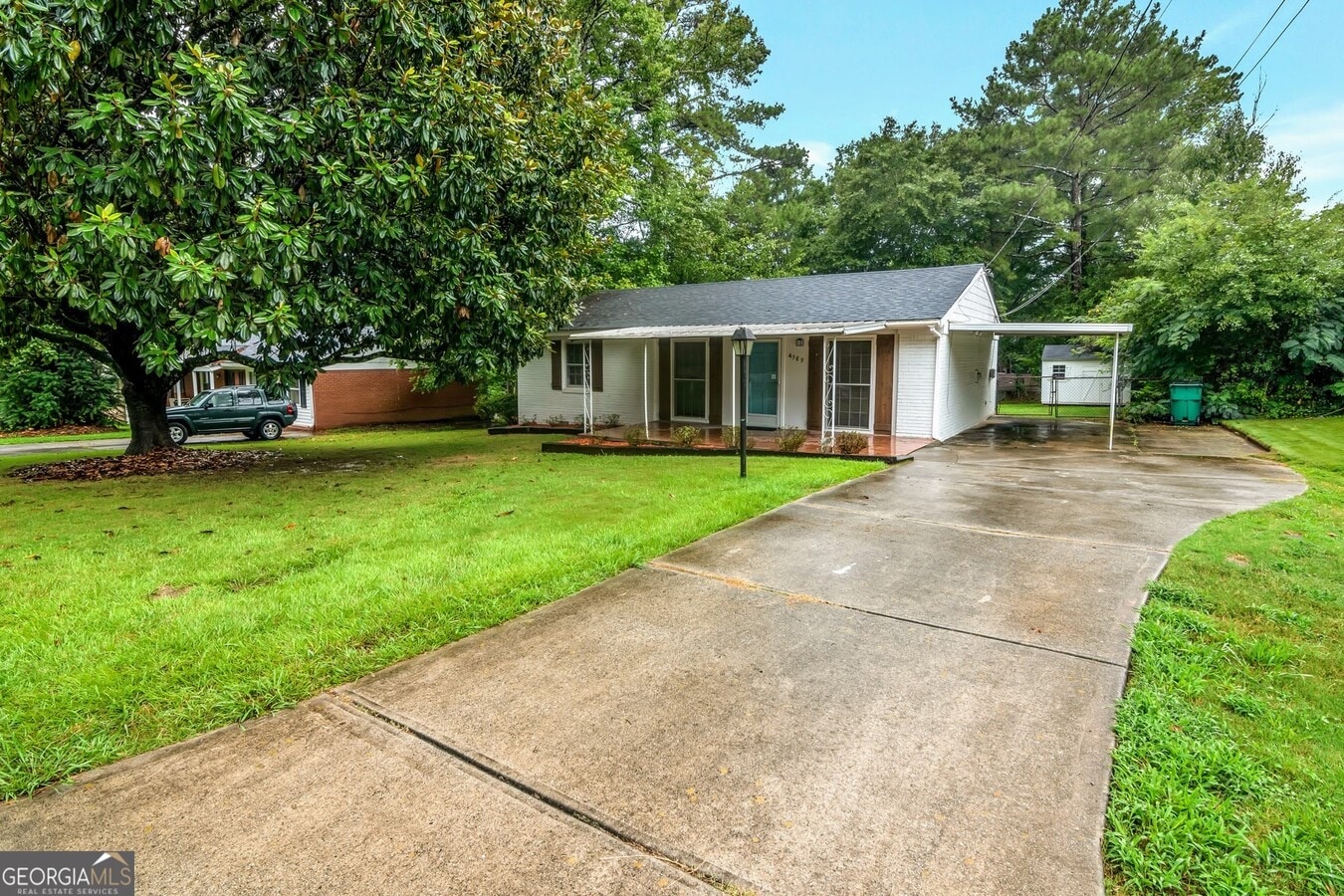 Photo - 4589 Ryan Rd