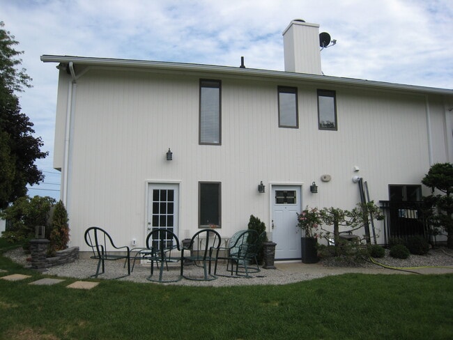 Photo - 801 Pequot Ave