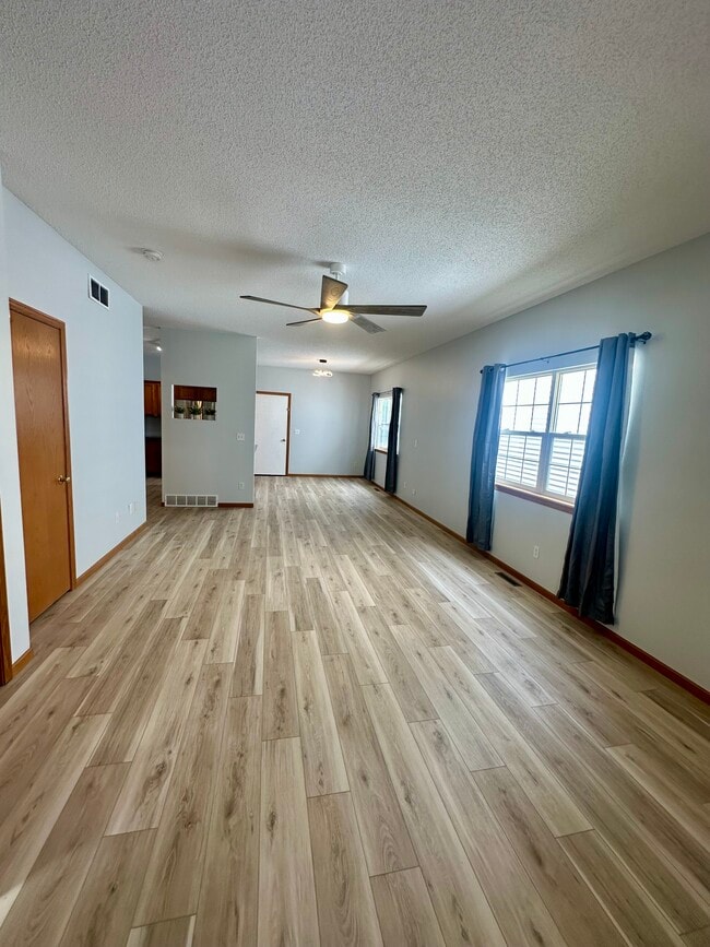 Photo - 2786 Irving Ave