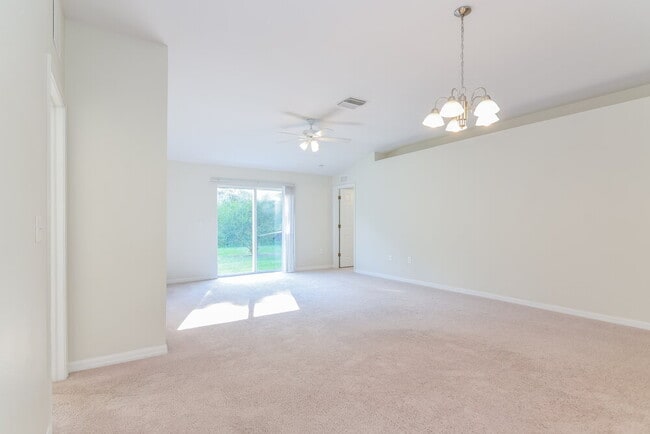 Photo - 4013 Constantine Loop