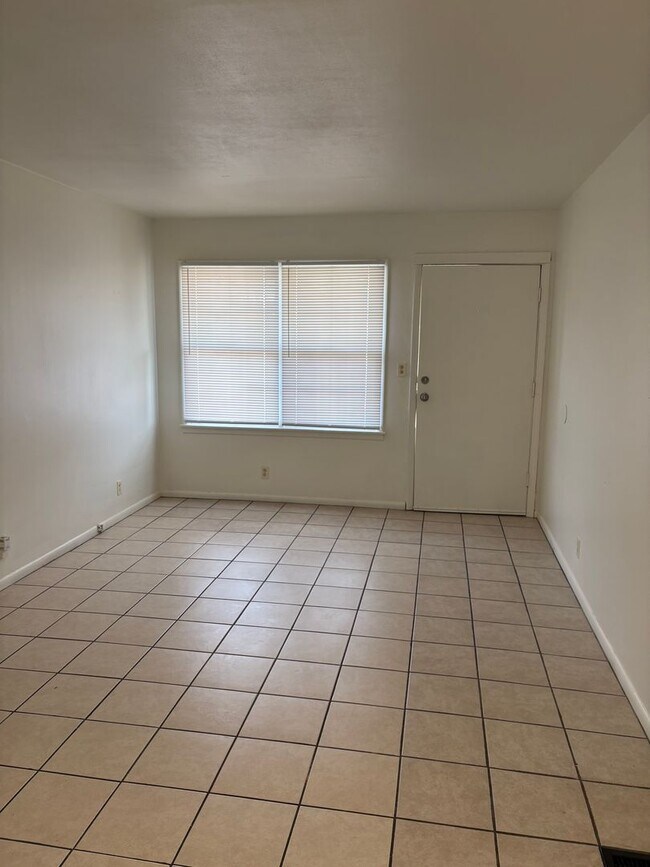 Photo - 2BR/1BA Updated Home – Vouchers Welcome!