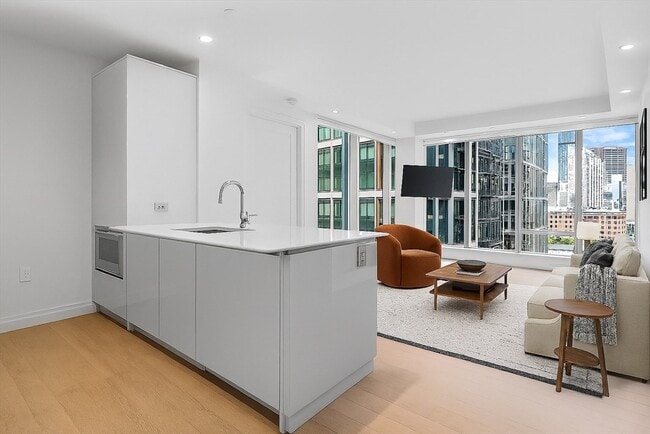 Photo - 135 Seaport Blvd Unidad 905