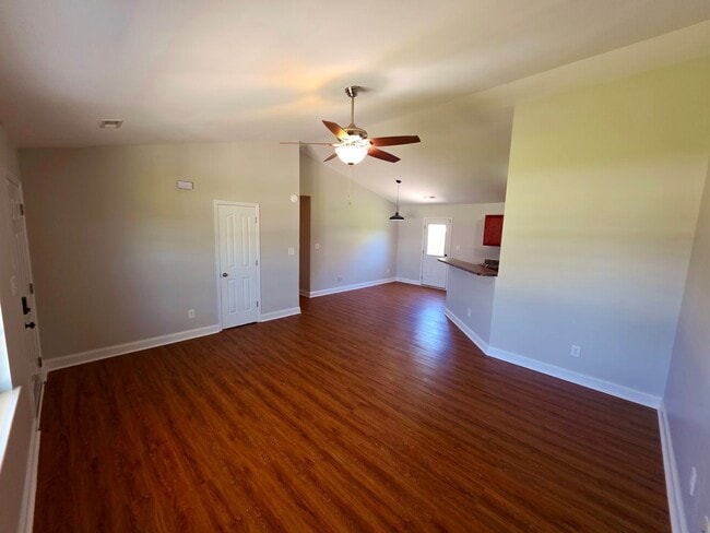 Photo - 3 BR, 2 BA home available in Hubert