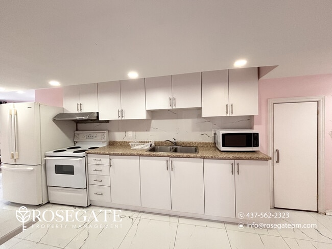Photo - Spacious 2+Den Basement Apartment with Parking – Flat Utilities – Barrie Unit 2