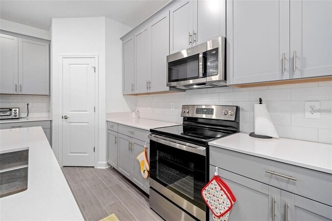 Photo - 9715 Introduction Wy