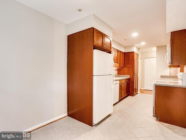 Photo - 8385 Montgomery Run Rd Unit B