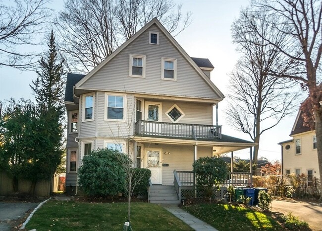 Building Photo - 32 Warwick Rd Unit 2