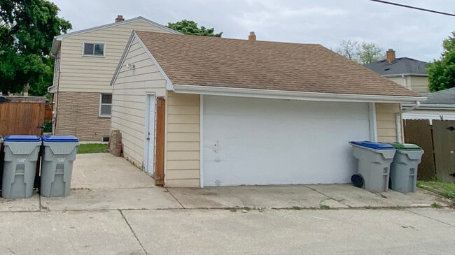 Photo - 8420 W Keefe Ave