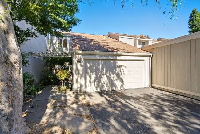 Photo - 209 Valley Oak Plaza