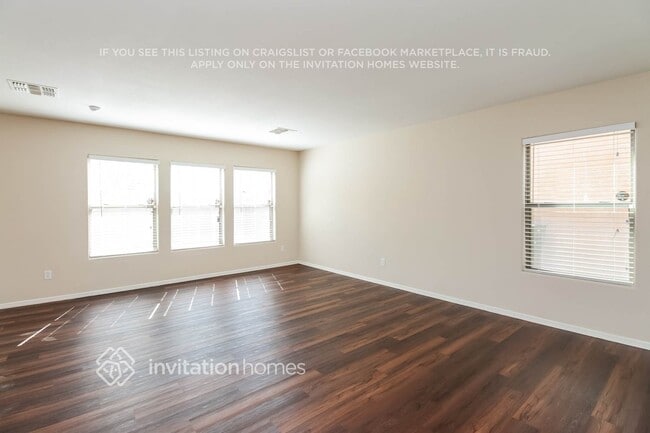 Photo - 7811 S 63rd Dr