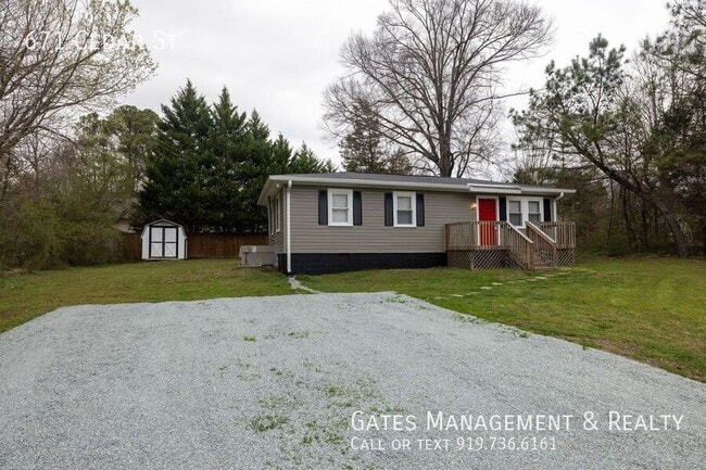 Photo - 671 Cedar St