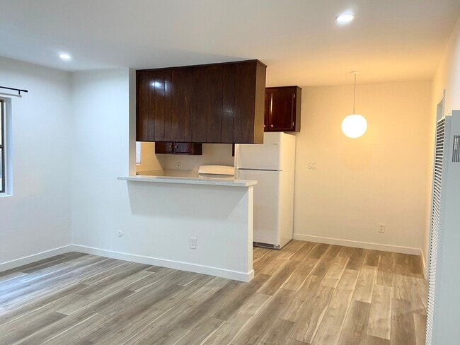 Photo - 963 Edgecliffe Dr Unit 2