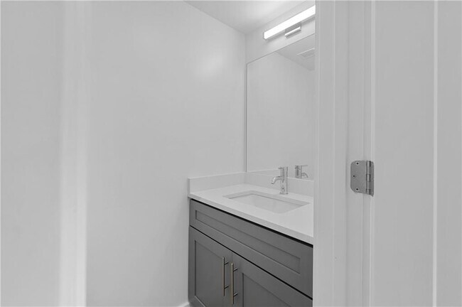 Photo - 237 Howard St NE Unit 5