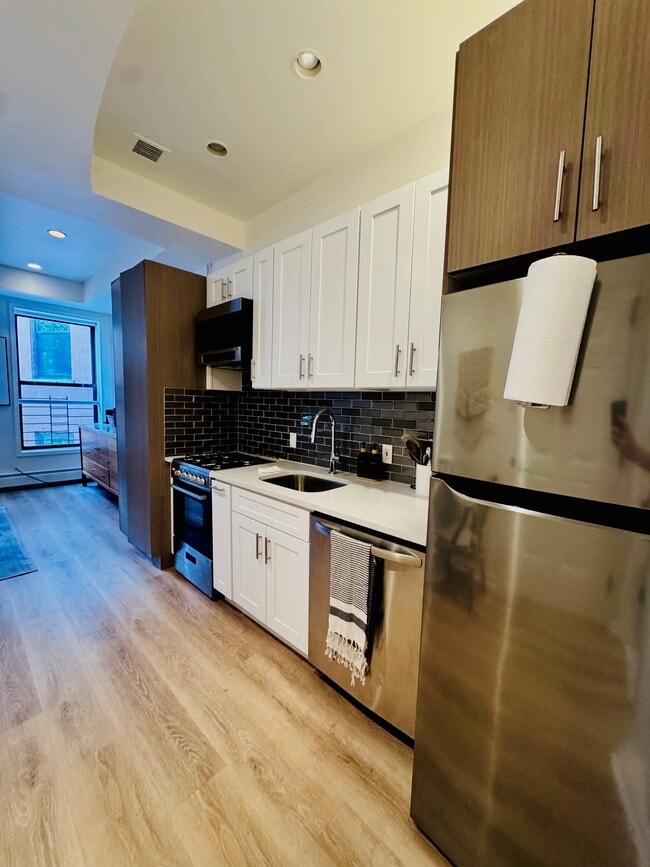Photo - 266 W 121st St Unit 4