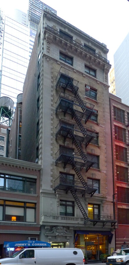 142 W 44th St. - 142 W 44th St Apartments