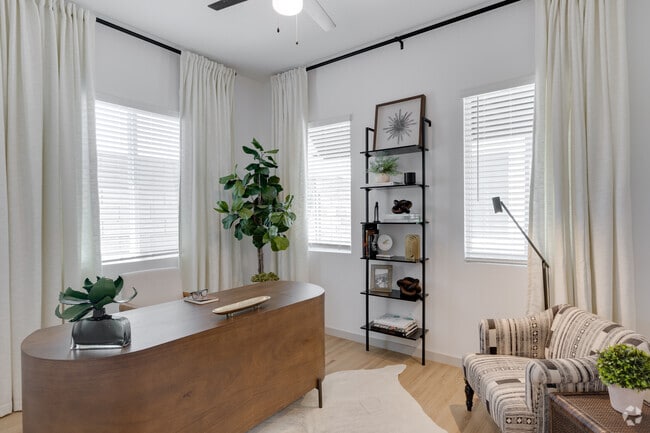 2BR, 2BA - 1,012SF