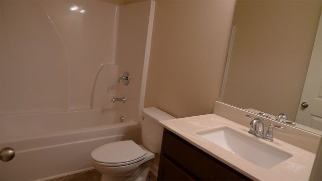 Photo - 38 Greenfield Dr