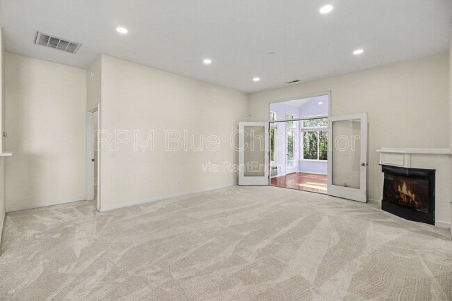 Photo - 3795 Brantford Way