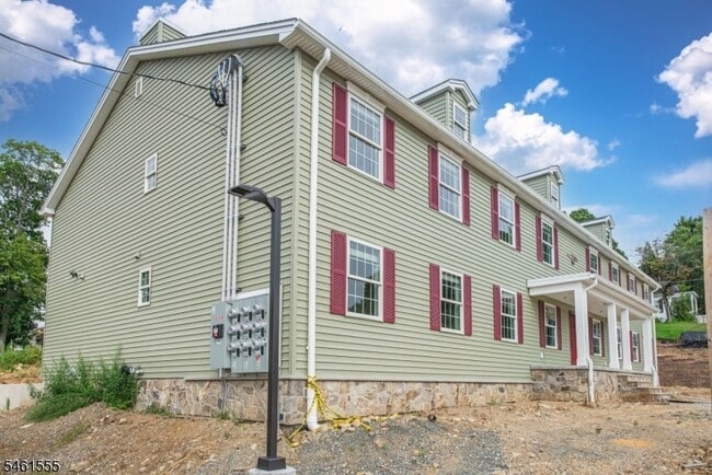 39 Ledgewood Ave