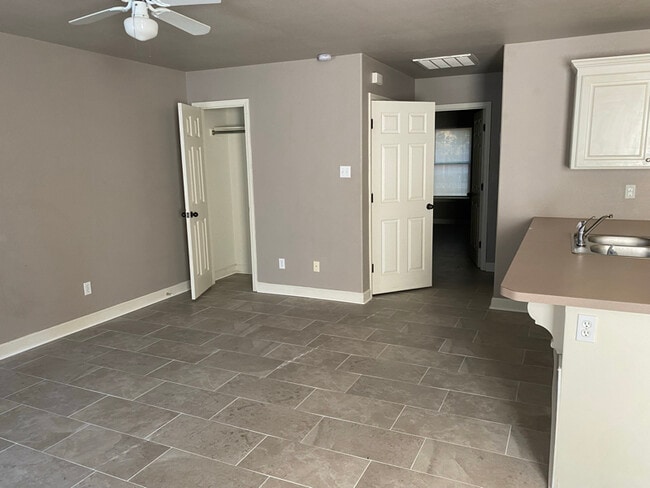 Photo - 2151 Hamilton St Unidad 1D