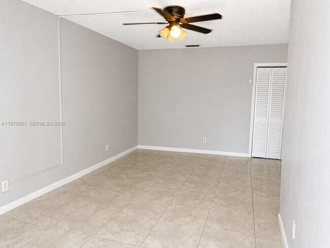 Photo - 611 NE 14th Ave Unit 611