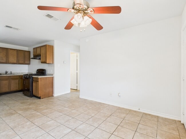 1900 Finfeather Rd