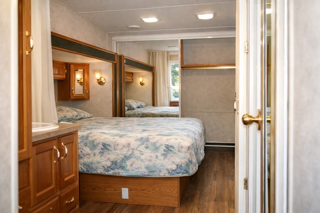 Building Photo - 935 Avocado Ave