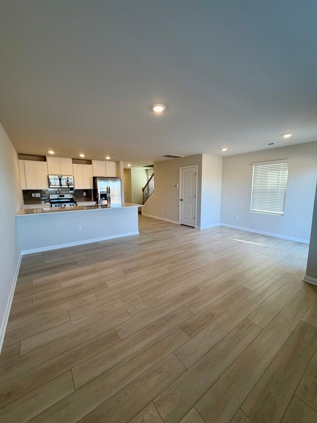 Photo - 401 Mopar Ln