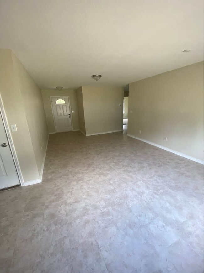 Photo - 600 N 5th St