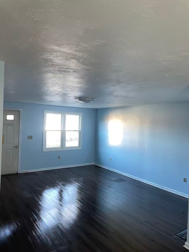 Building Photo - 34 Lawn St