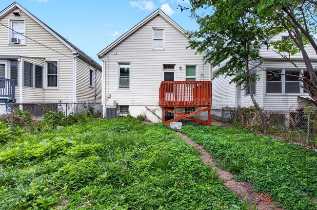 Photo - 4446 Itaska St