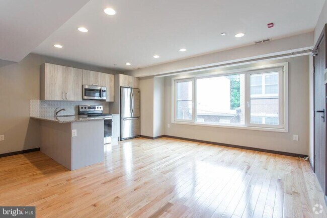 Building Photo - 2541-43 Montrose St Unit C Rental