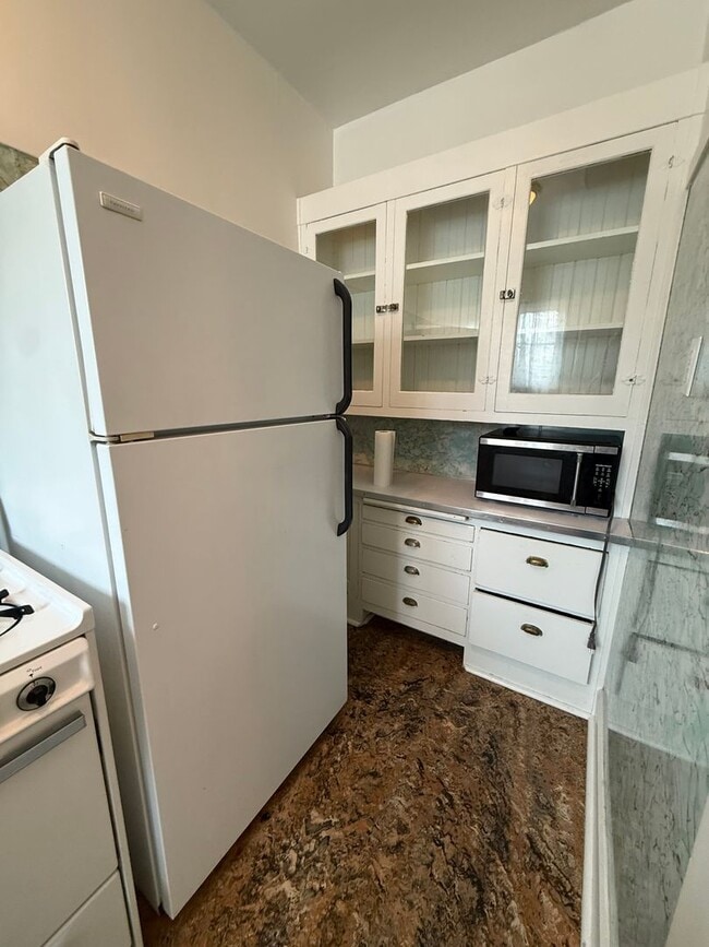 Photo - Virginia Apartments Unit 203