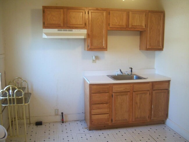Photo - $995 / 2br - Jennings 2 Bedroom Home for r...