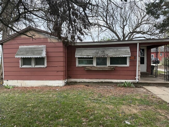 Building Photo - 609 Martin-