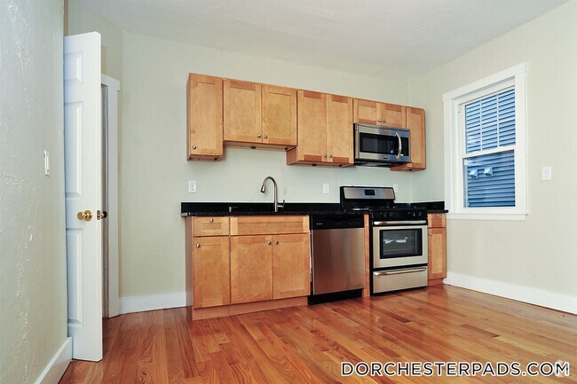 Building Photo - 29 Ridgewood St Unit 2 Rental