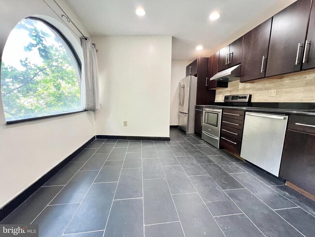 Photo - 1939 Arch St Apartment Unit 3