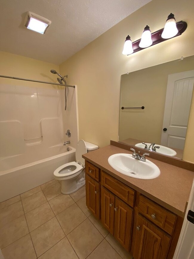 Photo - Townhouse within minutes of LU! Located on...
