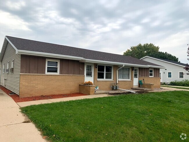 Building Photo - 1082 Holly Ct Rental