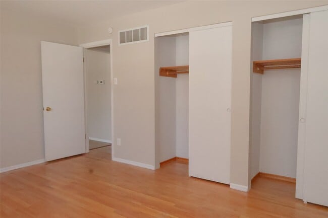 Photo - 835 Cole Blvd