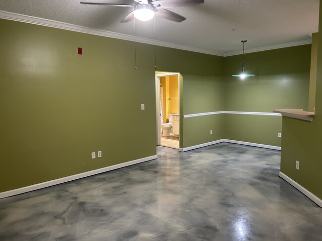Building Photo - 1103 Walden Park Dr Unit Cozy Condo