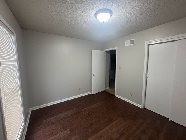 Photo - 5021 Appleville St