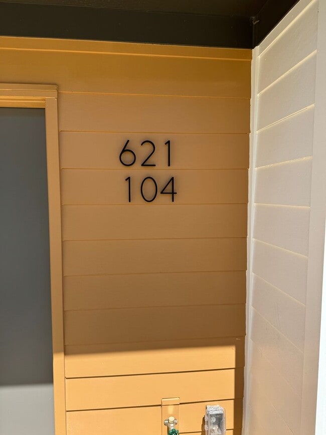 Photo - 621 Walnut Hts Dr